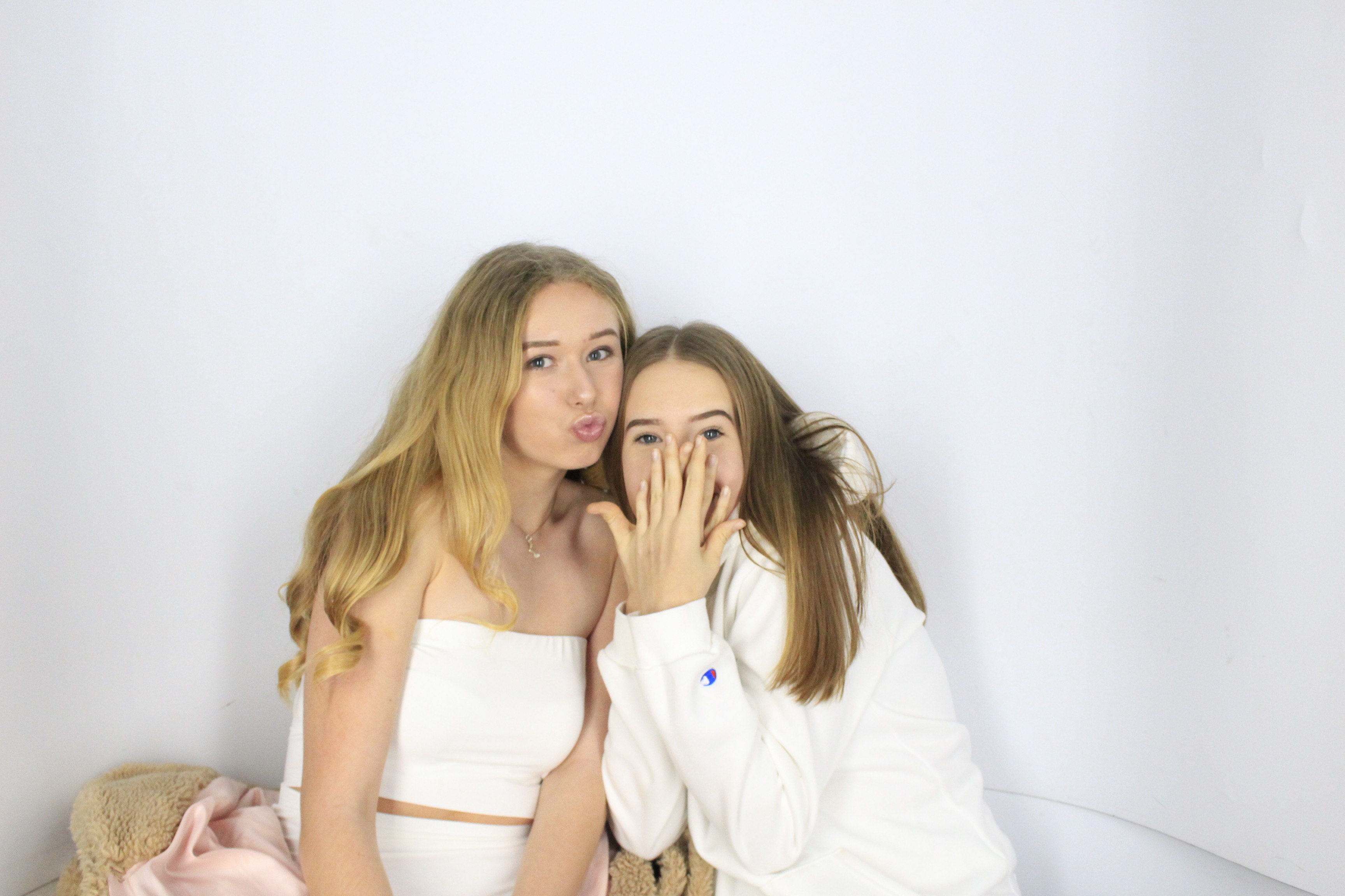 Issy & Alice's 18th Birthday Party | View more photos from the event at gallery.myphotoboothexperience.co.uk/u/MyPhotoBoothExperienceLtd/Issy-Alices-18th-Birthday-Party